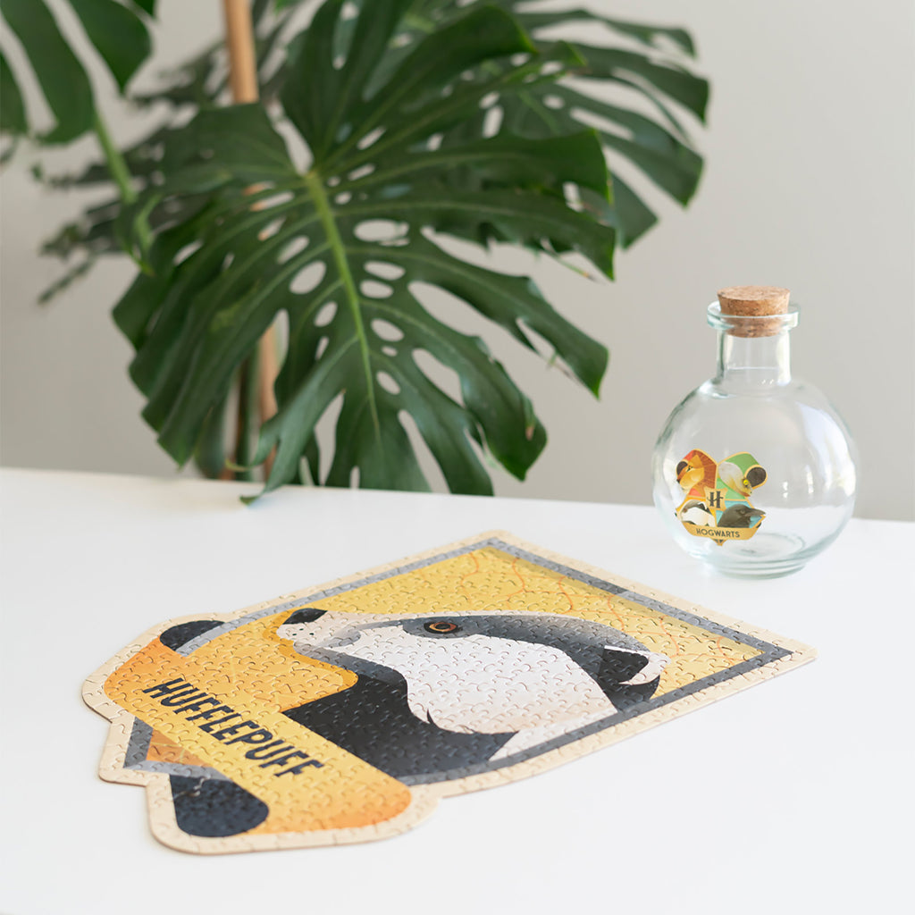 Productafbeelding Harry Potter - Hufflepuff Crest Puzzel in toverdrankfles met kurkdop