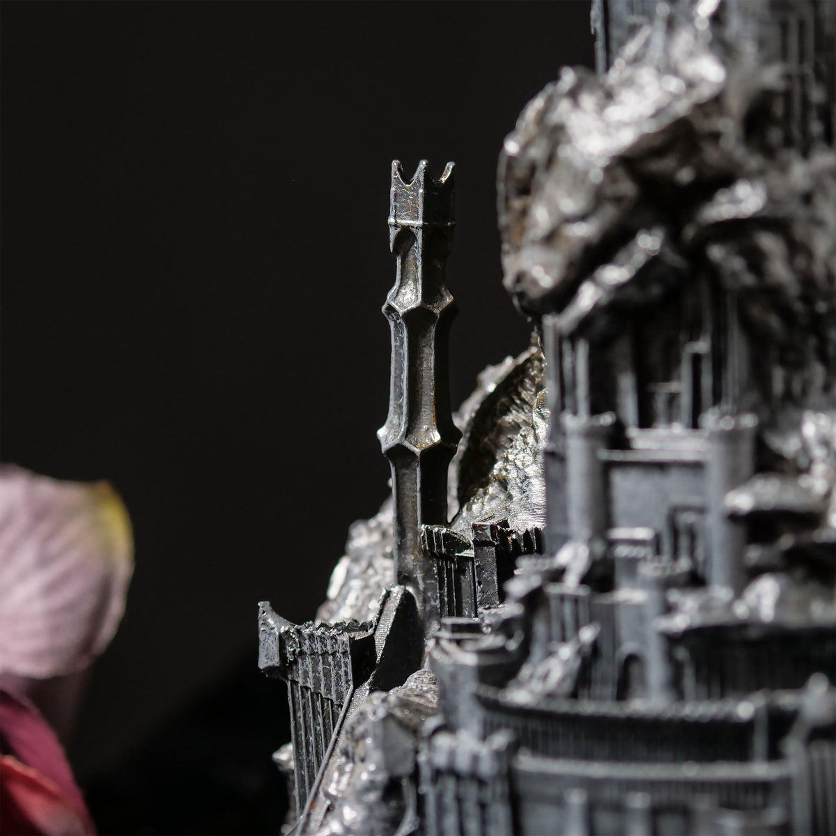 Productafbeelding Barad-dûr Backflow Wierookwaterval Miniatuur Replica - The Lord of the Rings