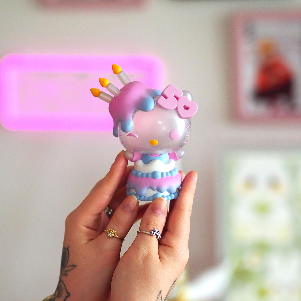 Productafbeelding Hello Kitty Funko Pop-figuur met taart 50e verjaardag