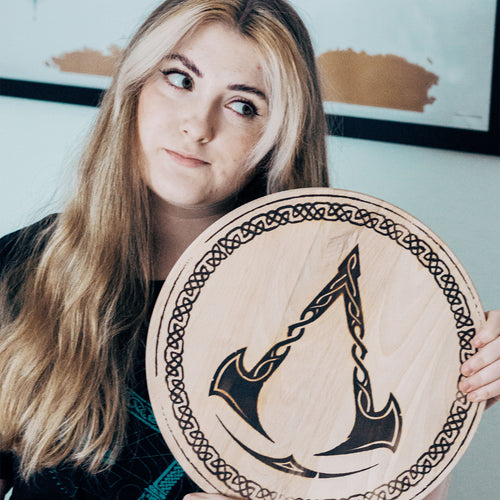 Productafbeelding Assassin's Creed - Valhalla Logo Snijplank Beuken