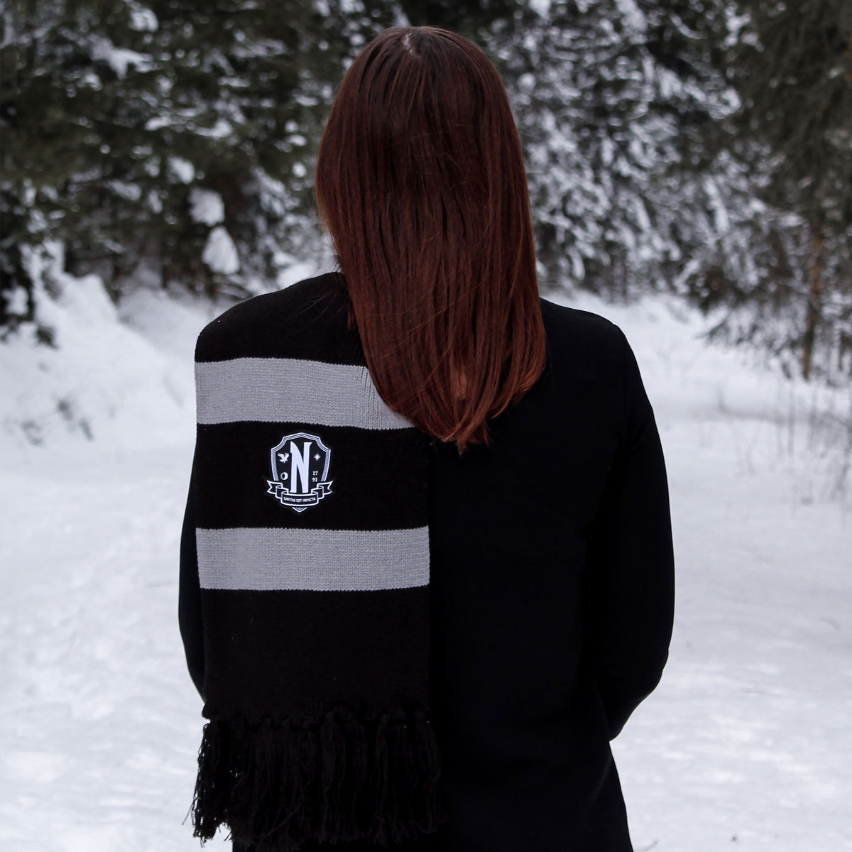 Productafbeelding Wednesday - Nevermore Academy Sjaal