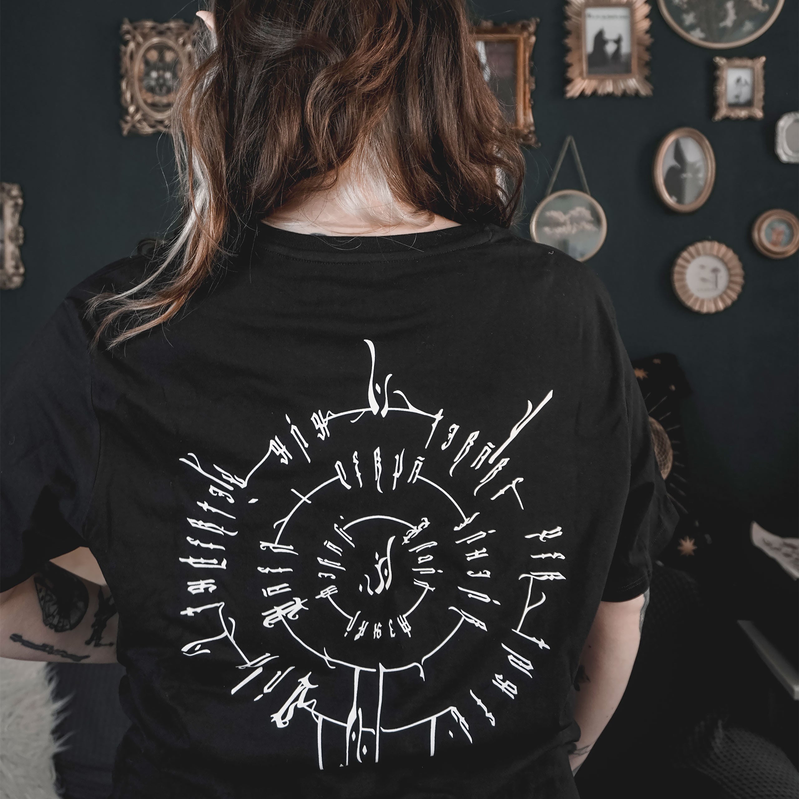 Productafbeelding Astarion Approves T-Shirt voor Baldur's Gate Fans