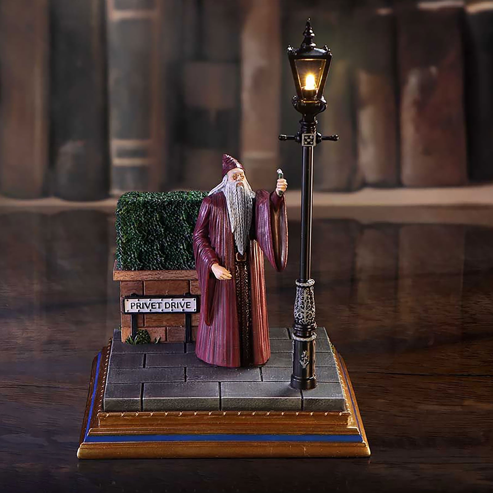 Productafbeelding Harry Potter - Dumbledore Privet Drive Diorama Figuur met Licht