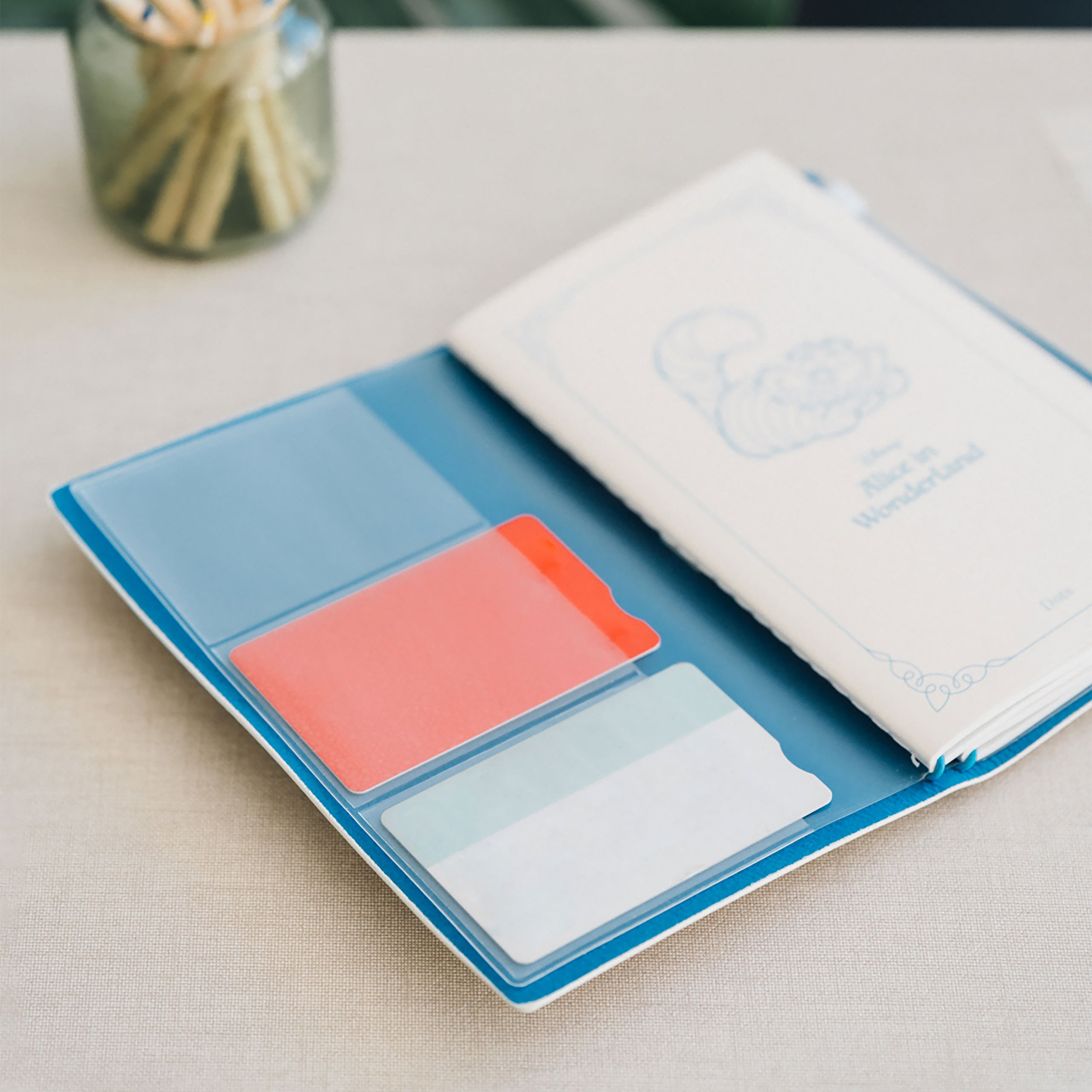 Productafbeelding Alice in Wonderland - Personages Notitieboek