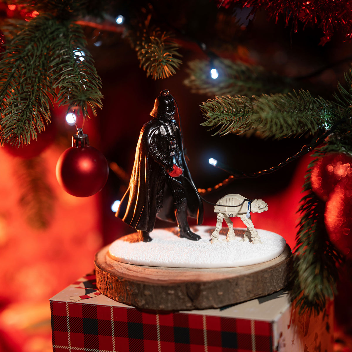Productafbeelding Star Wars - Darth Vader met AT-AT Kerstboomversiering