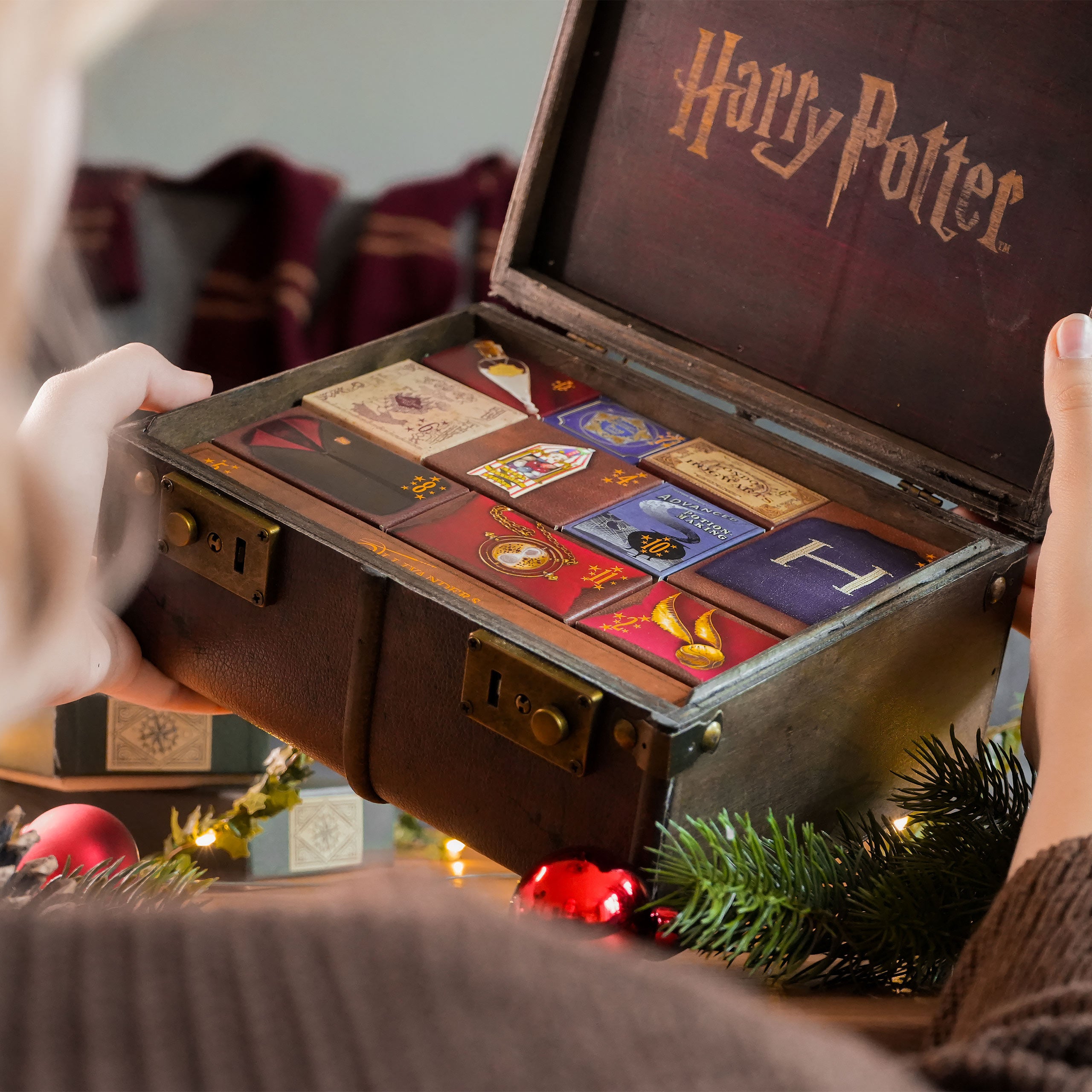 Product image Harry Potter - Hogwarts Suitcase Advent Calendar