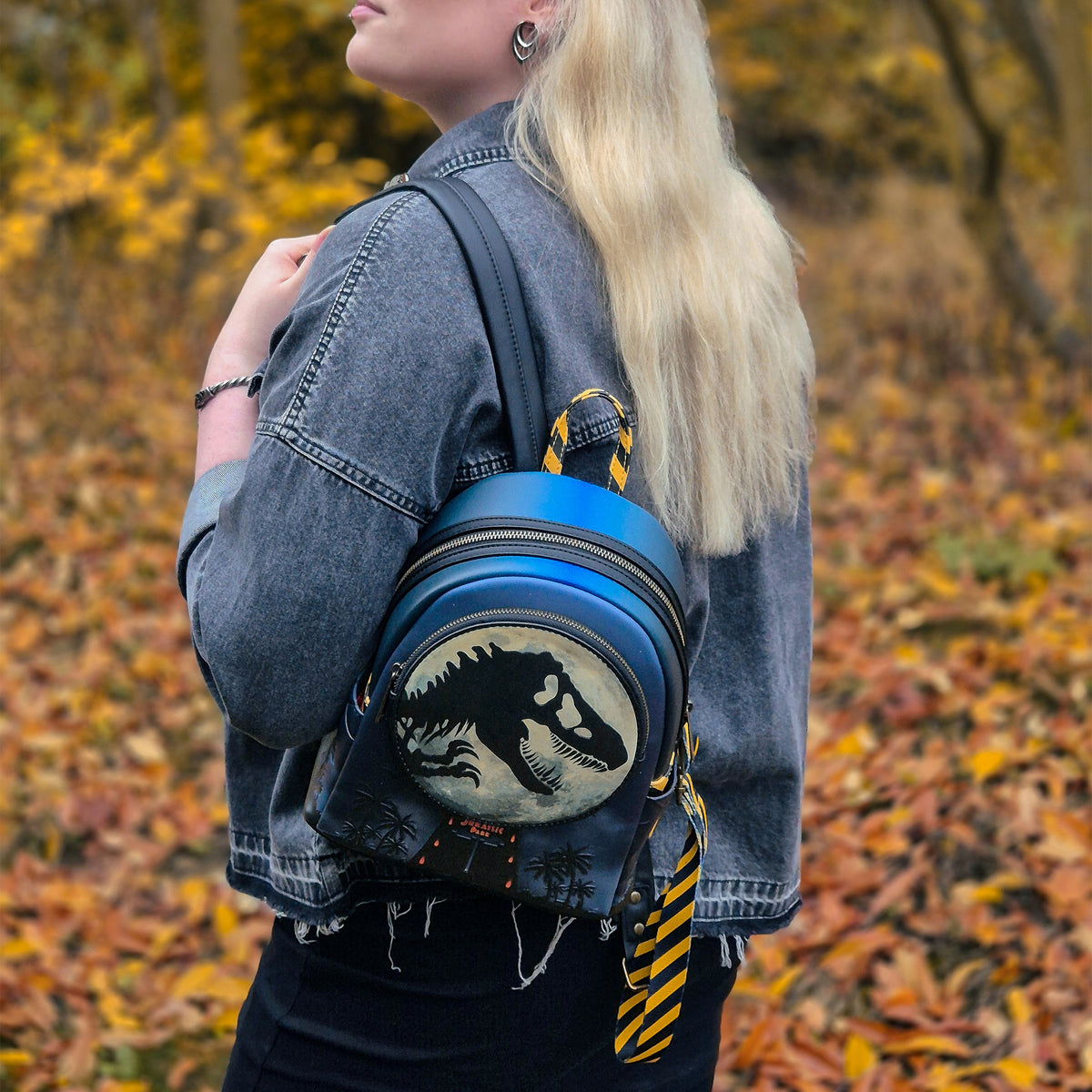 Productafbeelding Jurassic Park - 30ste verjaardag Dino Moon Glow in the Dark Mini Rugzak