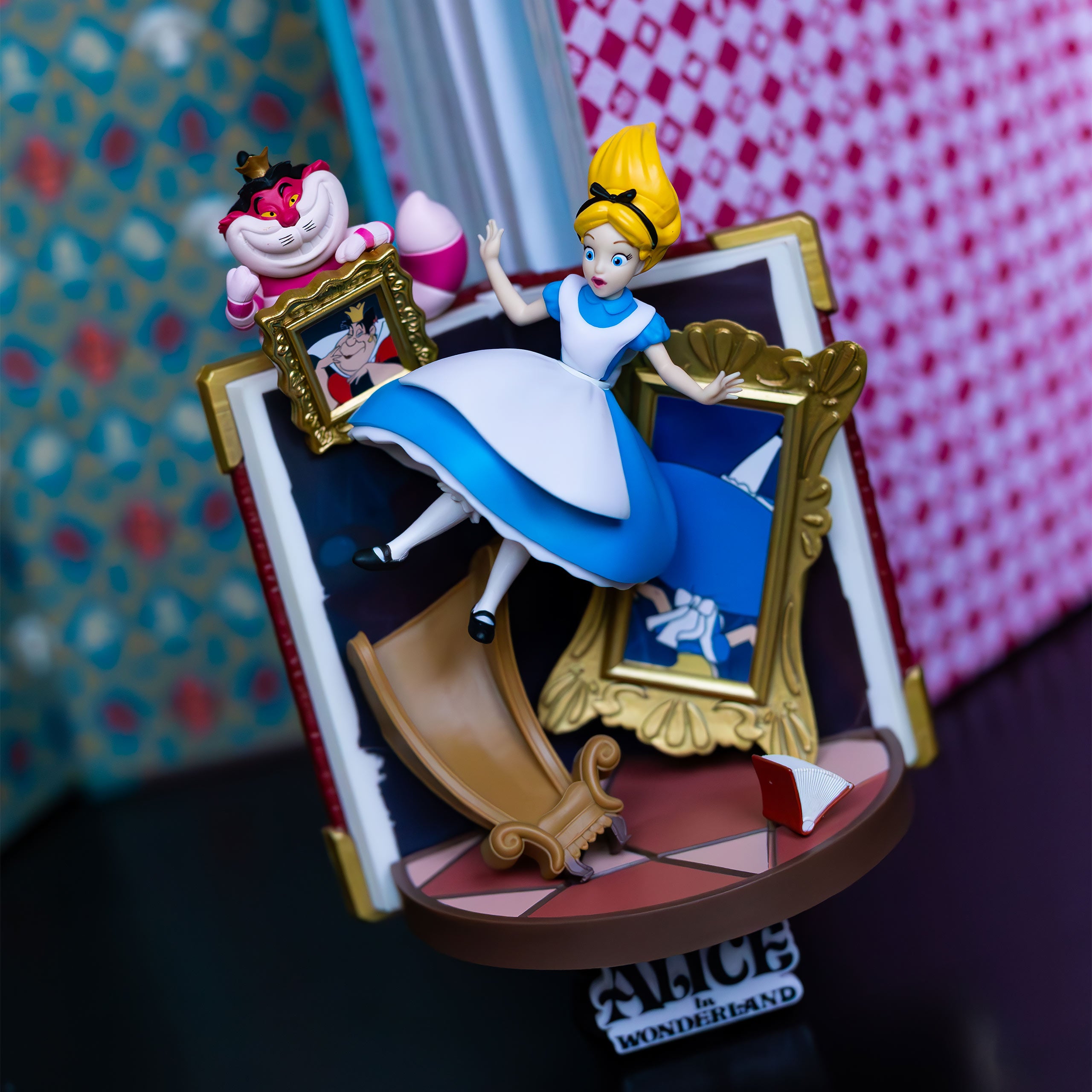 Productafbeelding Alice in Wonderland - D-Stage Diorama Figuur Disney Story Book Series