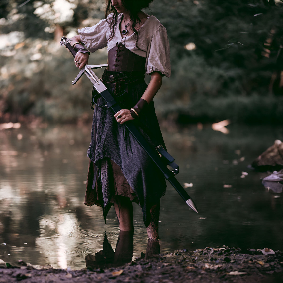 Productafbeelding Geralt van Rivia Zilveren Zwaard Replica met Schede voor Witcher Fans