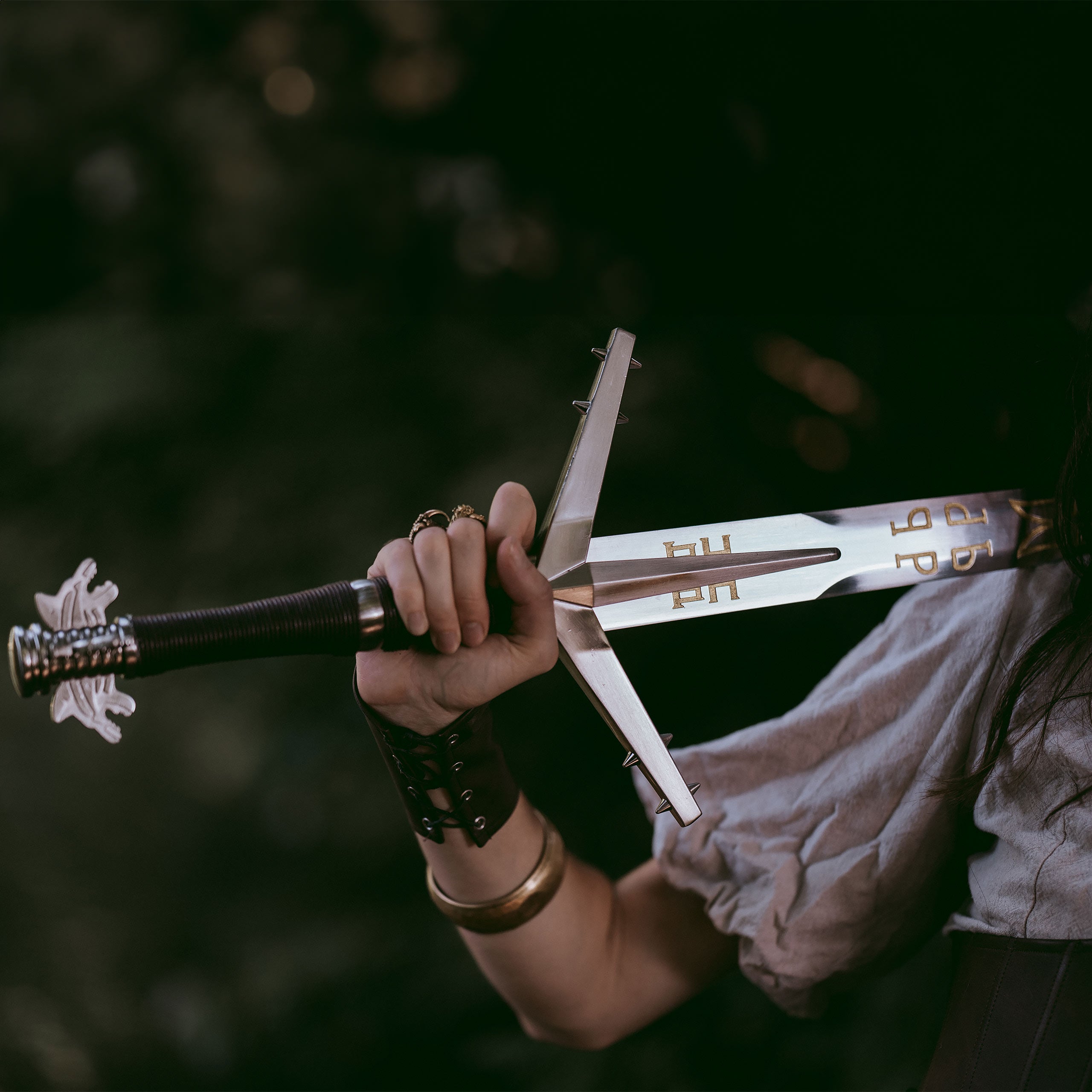 Productafbeelding Geralt van Rivia Zilveren Zwaard Replica met Schede voor Witcher Fans