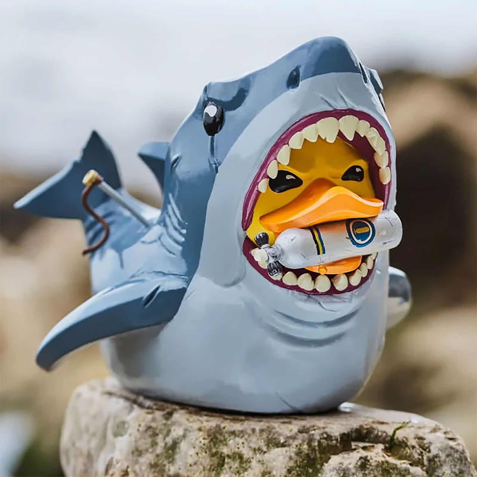 Productafbeelding Jaws - Bruce (Gasfles) XL TUBBZ Decoratieve Eend