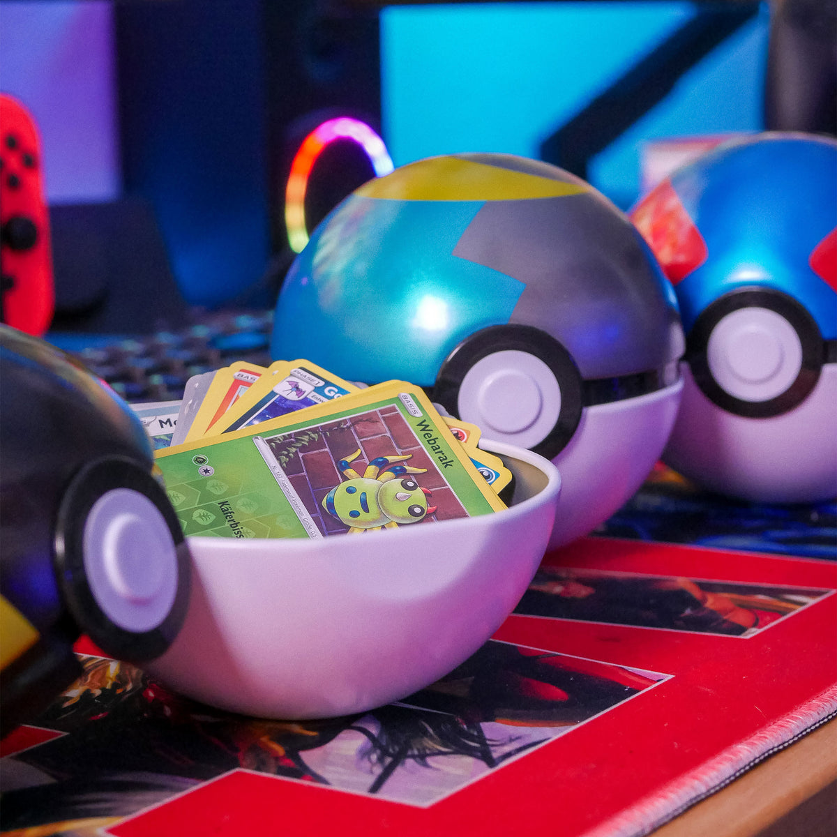 Productafbeelding Pokemon - Mystery Pokeball Kaarten Blikken Doos Herfst 2024
