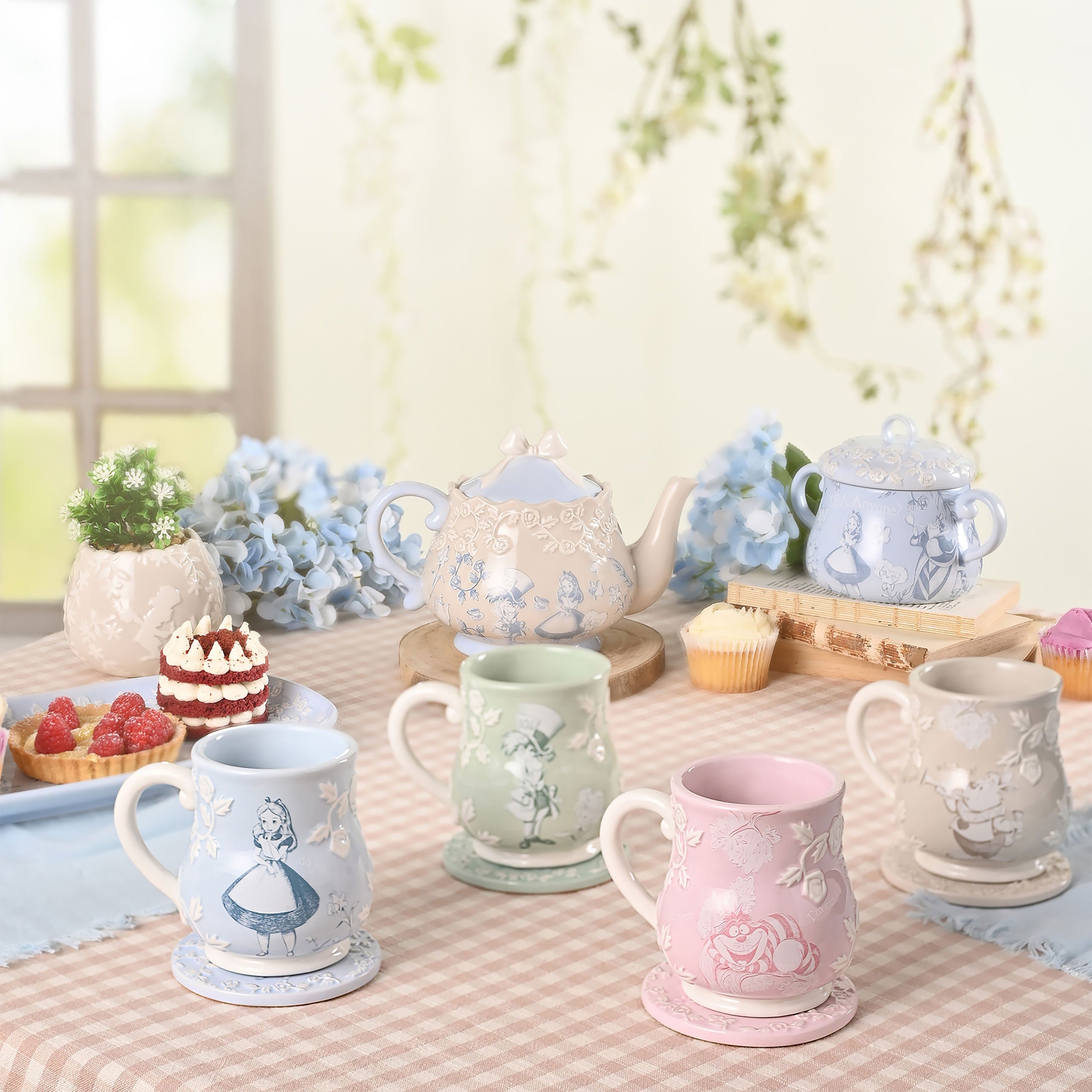 Product image Alice in Wonderland - Relief Mug