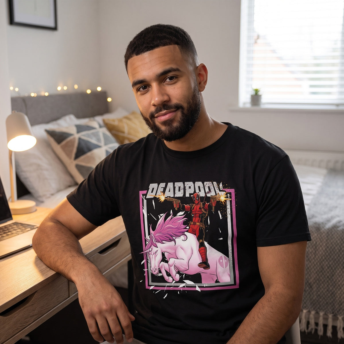Productafbeelding Deadpool - Pink Unicorn Ride T-shirt zwart