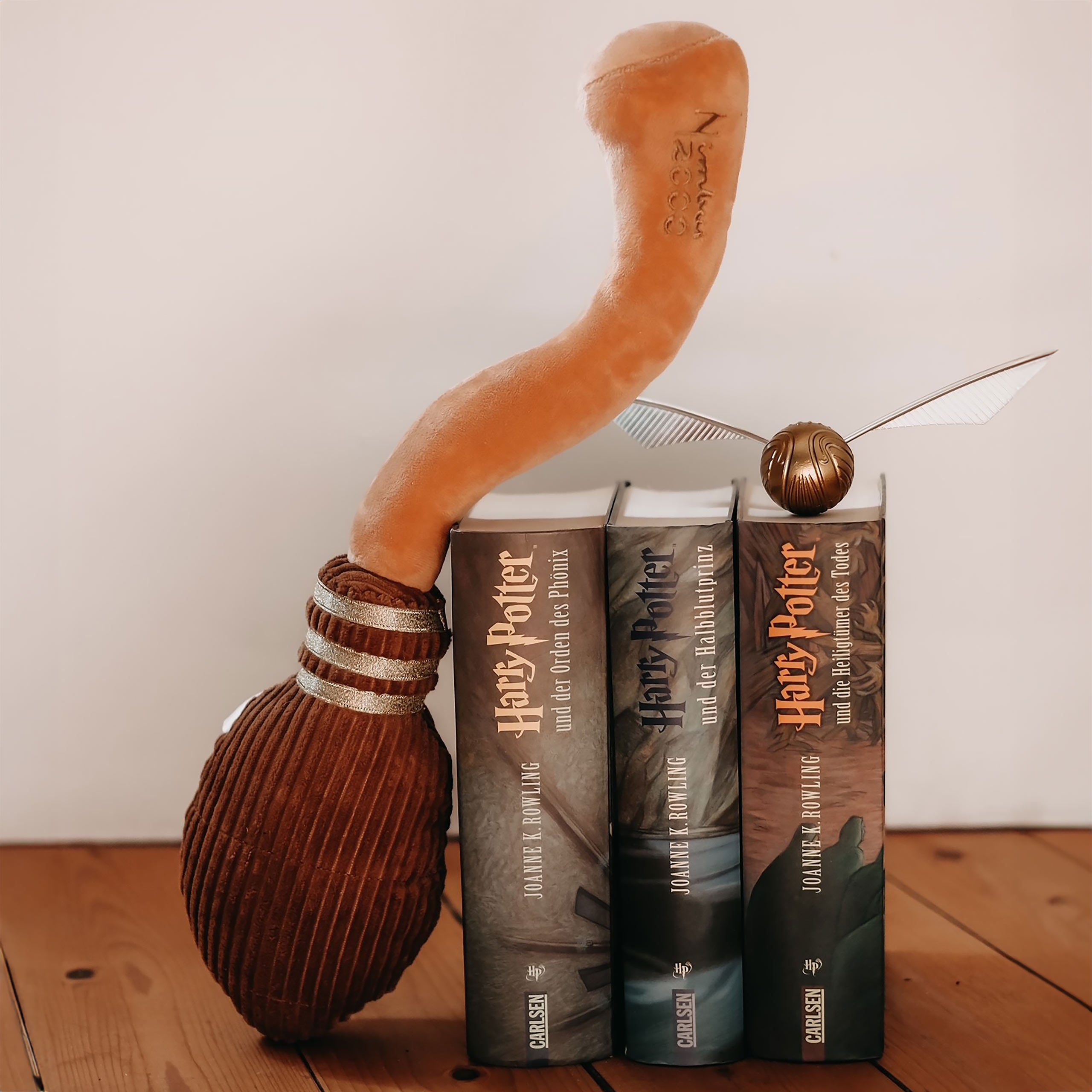 Productafbeelding Harry Potter - Nimbus 2000 Pluchen Figurine
