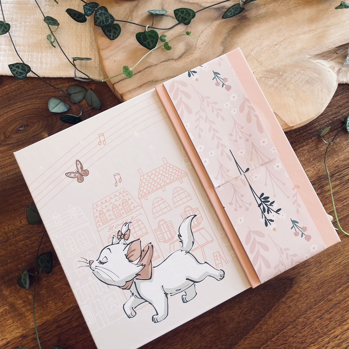 Productafbeelding Aristocats - Marie Parisian Dream weekplannerboek