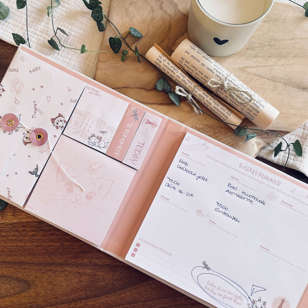 Productafbeelding Aristocats - Marie Parisian Dream weekplannerboek