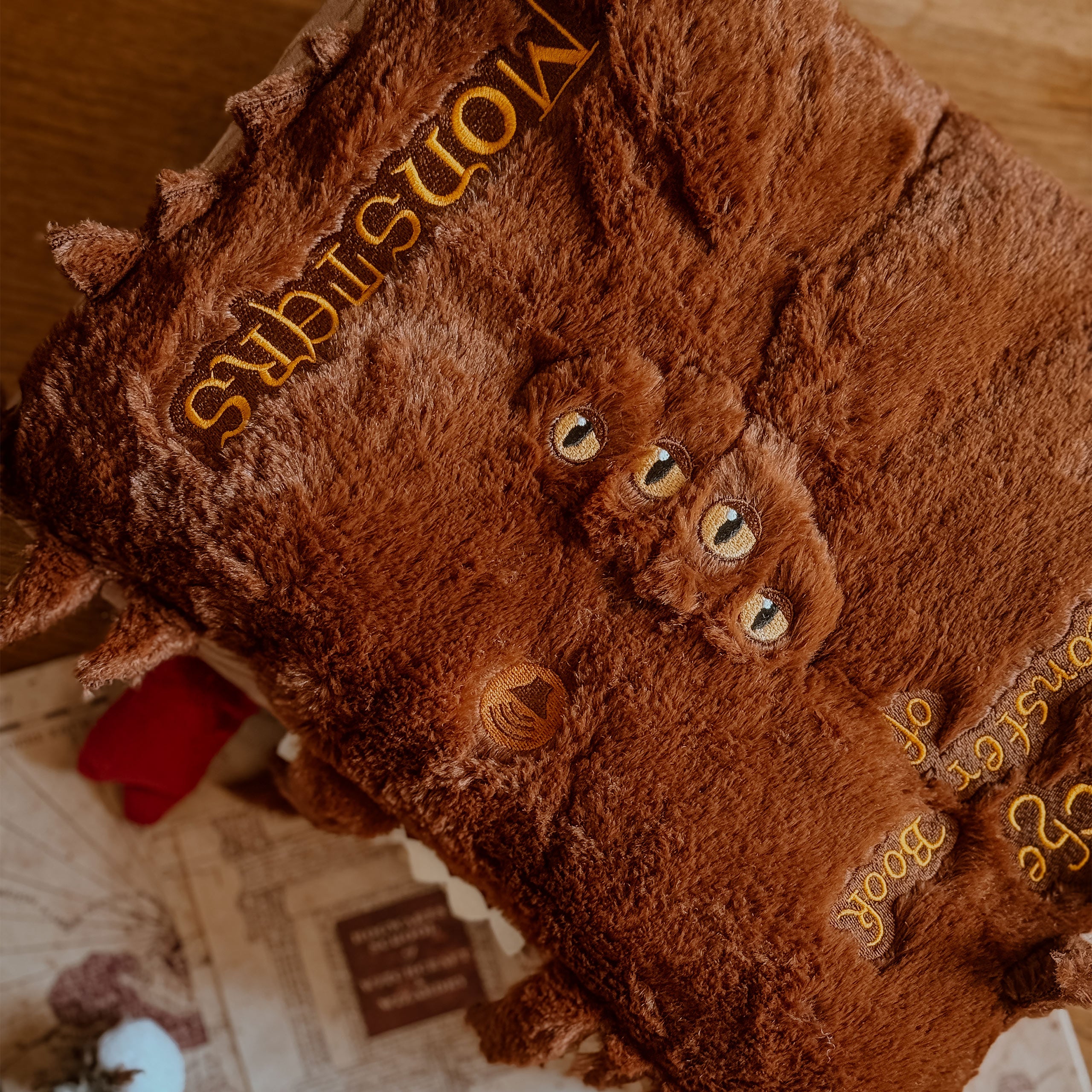 Productafbeelding Pluche Monsterboek der Monsters met geluid - Harry Potter