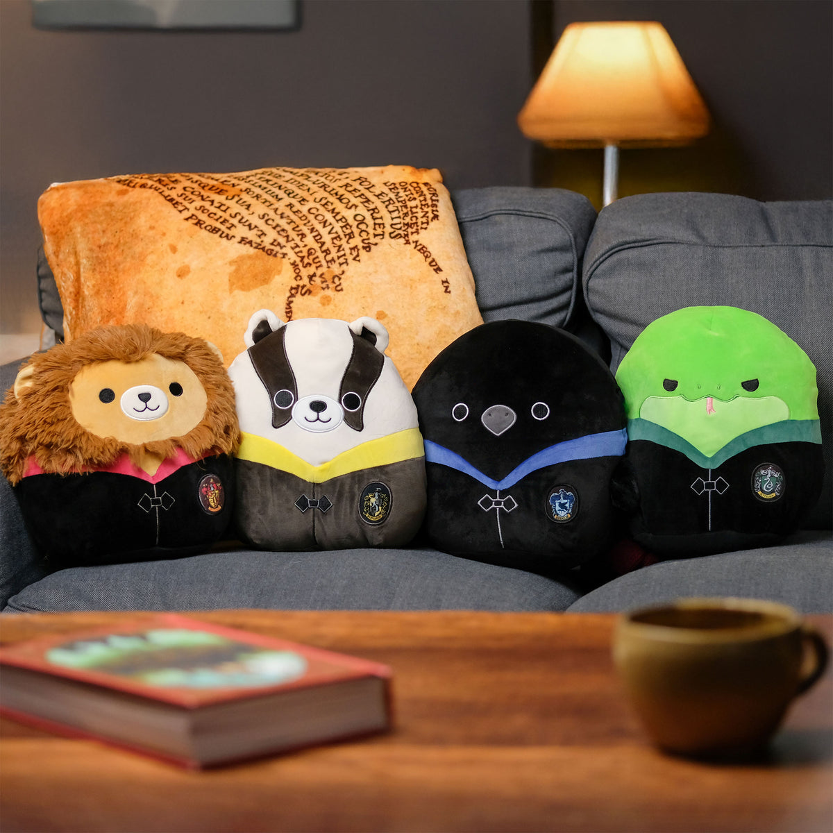 Productafbeelding Harry Potter - Ravenklauw Raaf in Mantel Squishmallows Pluchen Figur