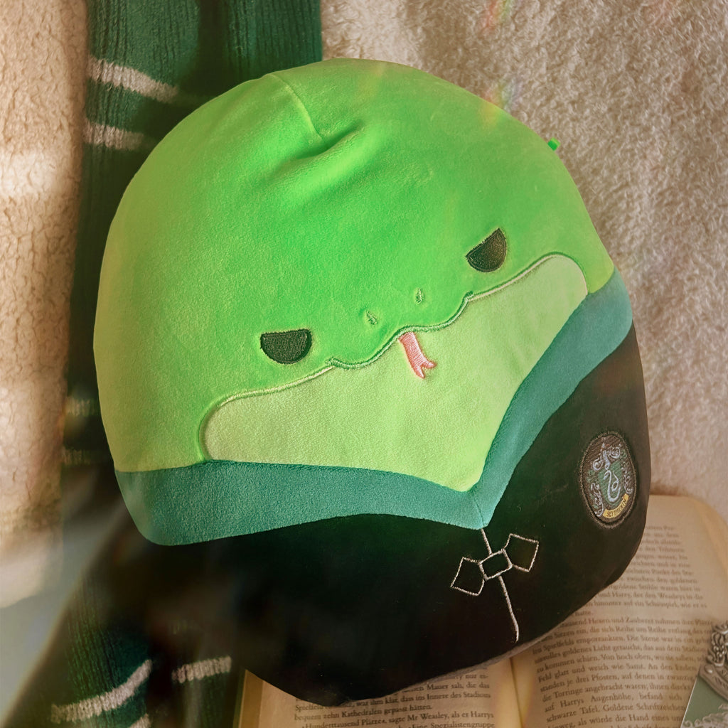 Productafbeelding Harry Potter - Zwadderich Slang in Gewaad Squishmallows Pluchefiguur