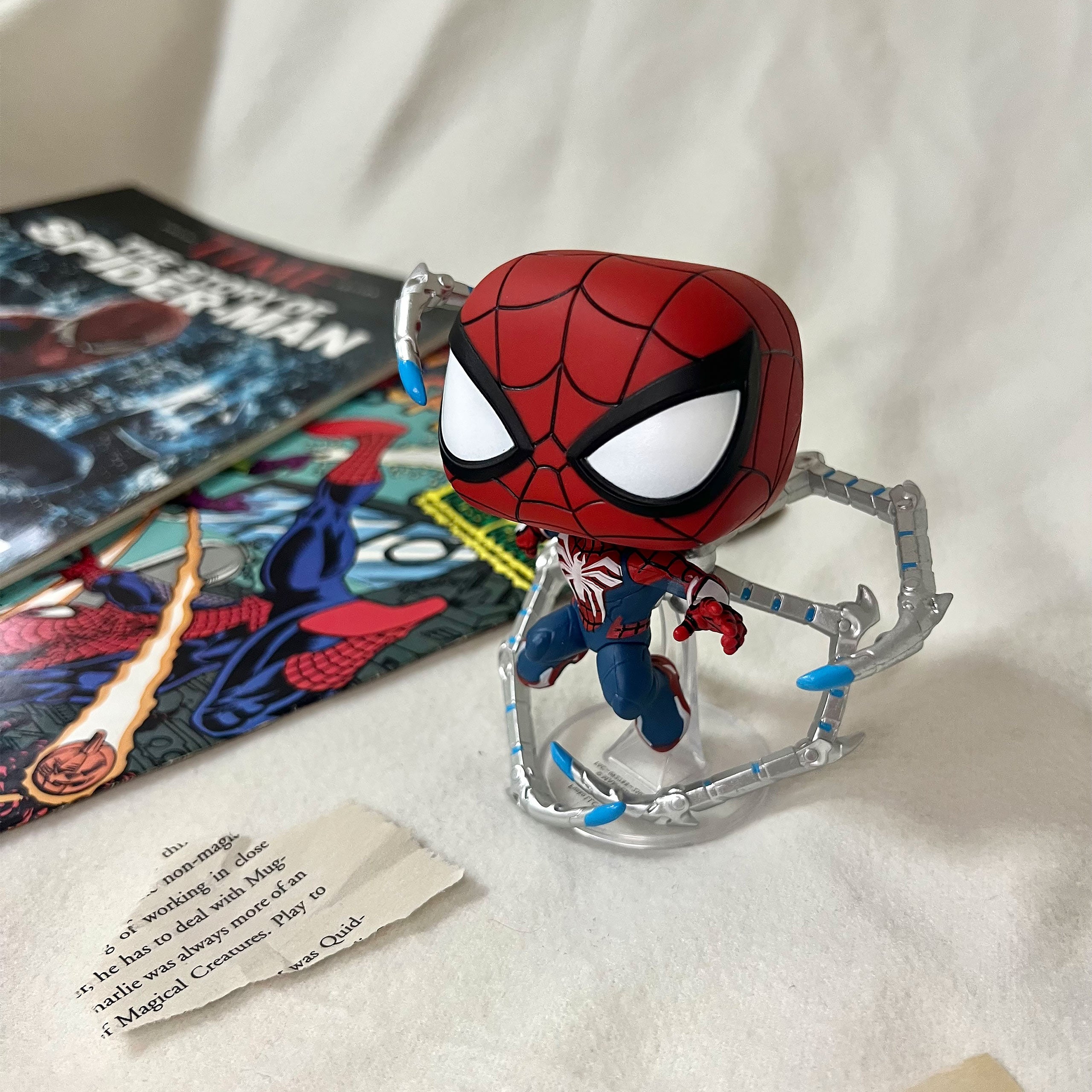 Productafbeelding Spider-Man 2 - Peter Parker Advanced Suit 2.0 Marvel Funko Pop Wobbelhoofdfiguur