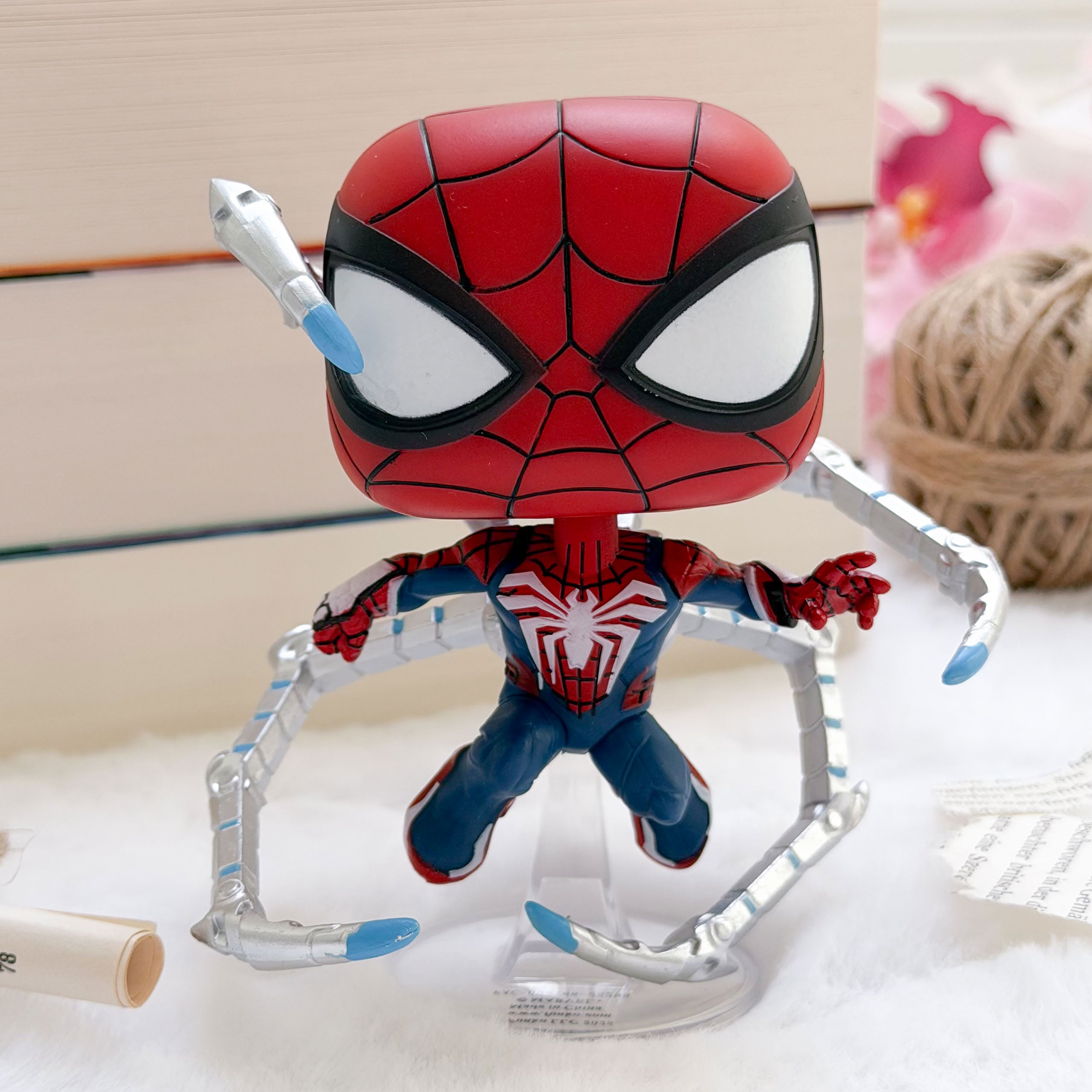 Productafbeelding Spider-Man 2 - Peter Parker Advanced Suit 2.0 Marvel Funko Pop Wobbelhoofdfiguur