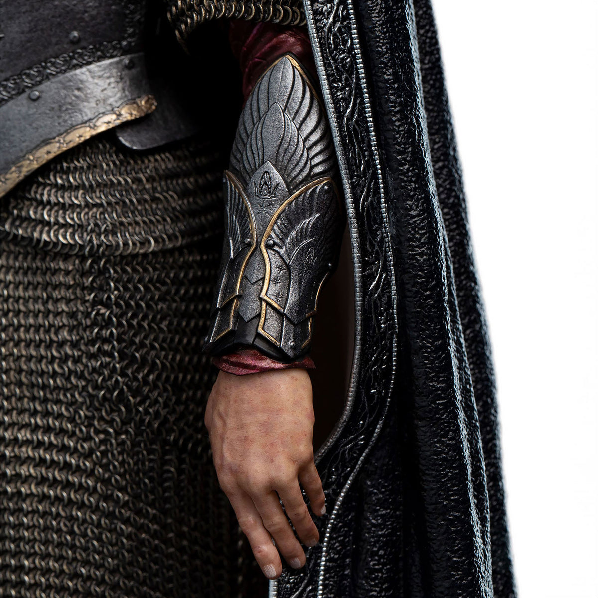 Product image The Lord of the Rings - King Aragorn Figure Classic Series