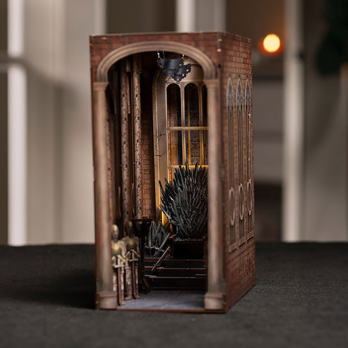 Productafbeelding Game of Thrones - IJzeren Troon Book Nook Modelbouwpakket van hout