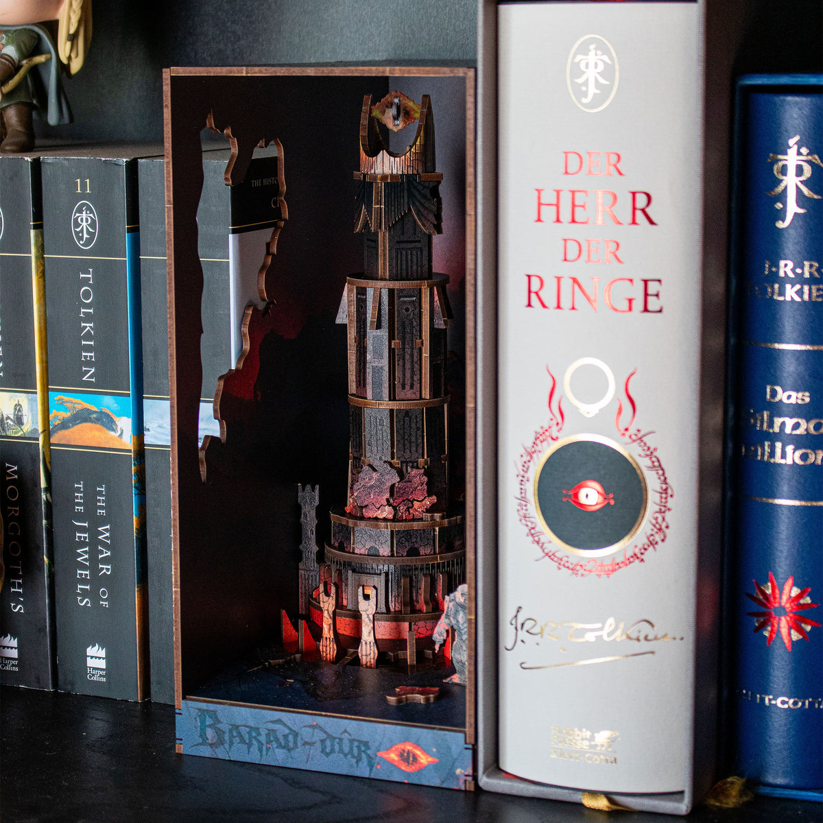 Productafbeelding The Lord of the Rings - Barad-dûr Book Nook houten modelbouwpakket