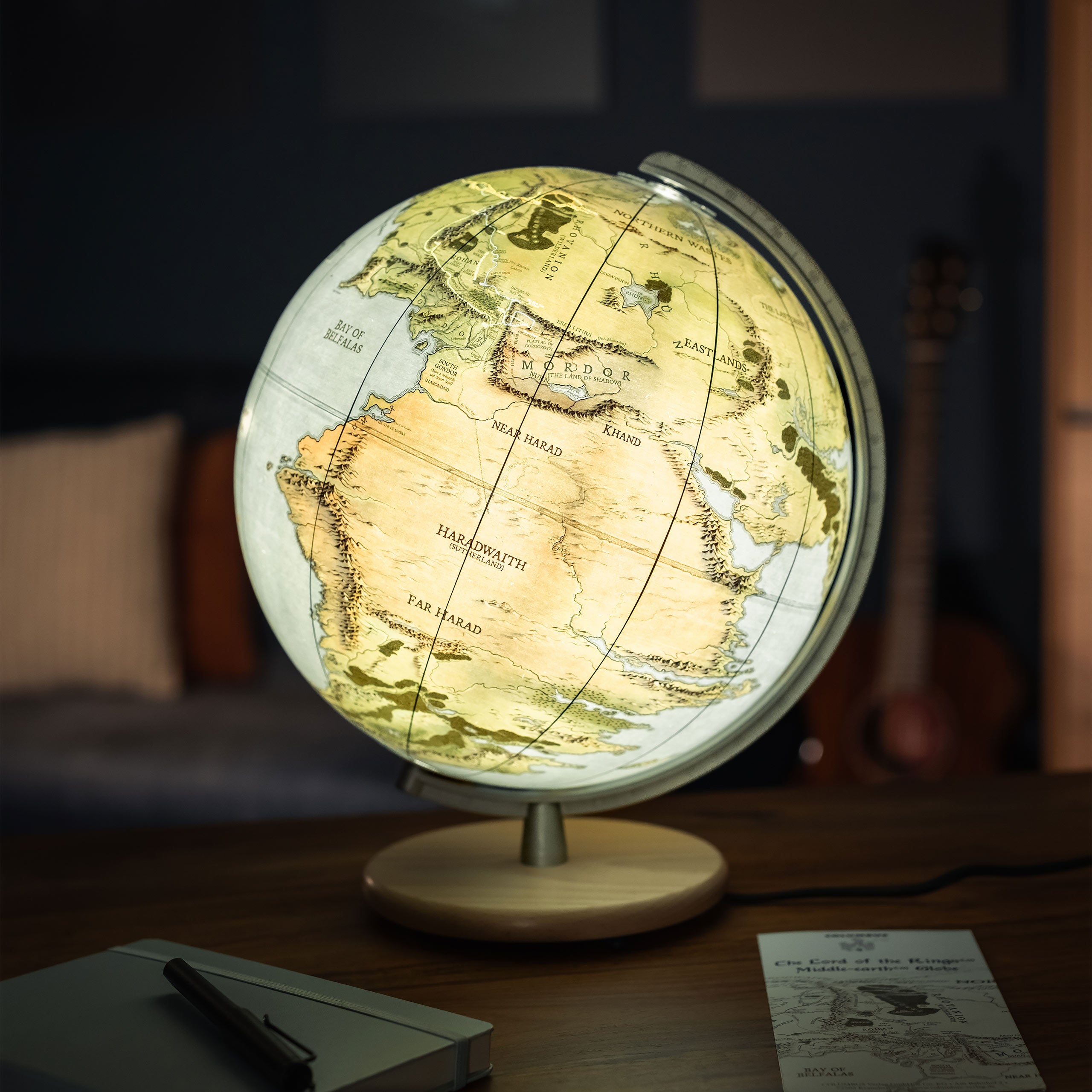 Productafbeelding In de Ban van de Ring - Midden-aarde Globe met Licht 30cm