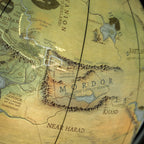 Productafbeelding In de Ban van de Ring - Midden-aarde Globe met Licht 30cm