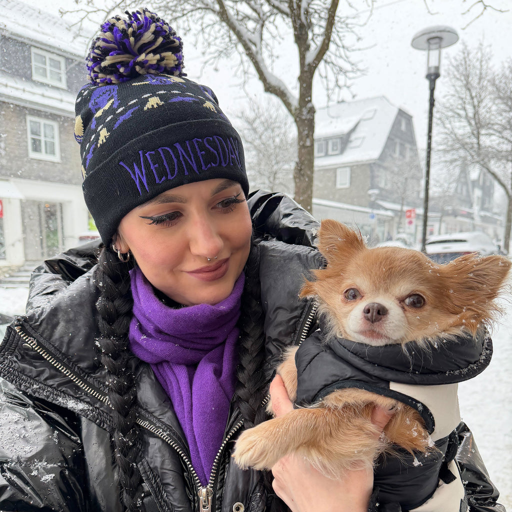 Productafbeelding Wednesday - Midnight muts met pompon