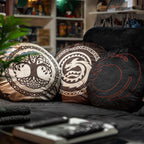 Productafbeelding Hoe Tem Je Een Draak - Kussen met Yggdrasil-wereldboom-symbool bruin