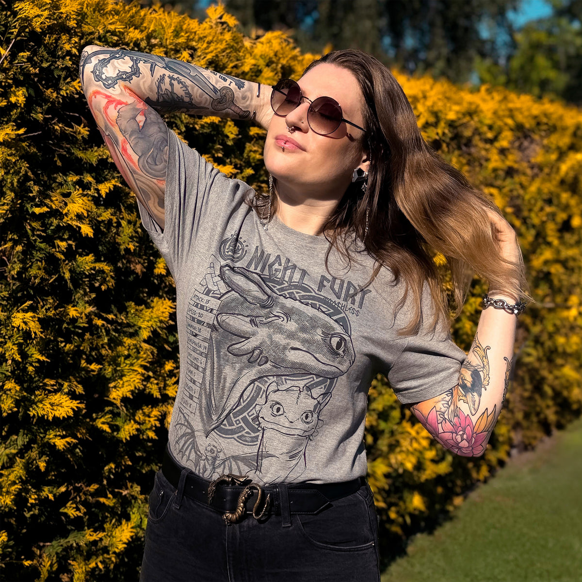 Productafbeelding Hoe Tem Je Een Draak - Night Fury Schets T-Shirt Grijs