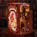 Productafbeelding Flame Common Room Book Nook houten modelbouwkit voor Harry Potter-fans