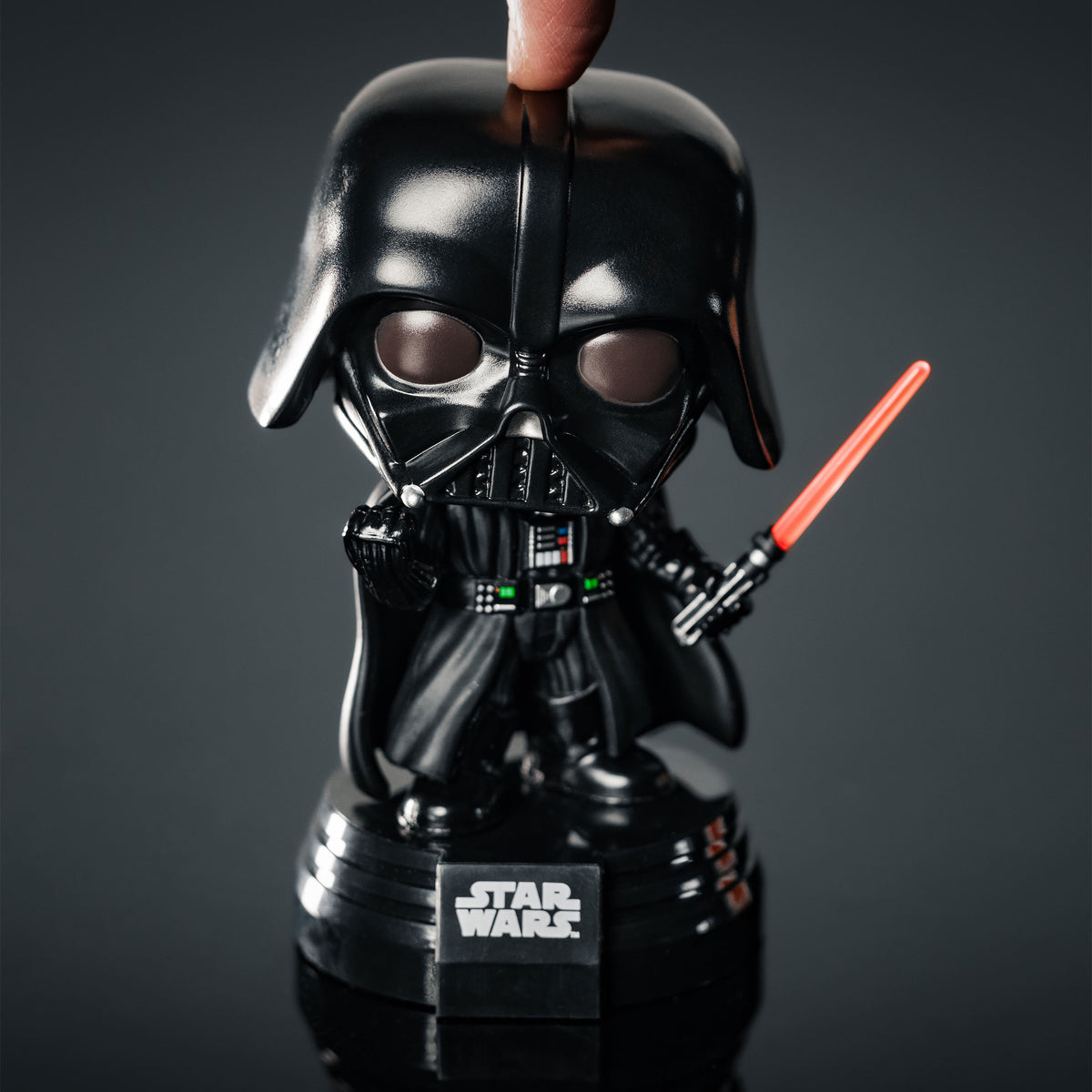 Productafbeelding Darth Vader Funko Pop bobblehead-figuur met licht en geluid - Star Wars