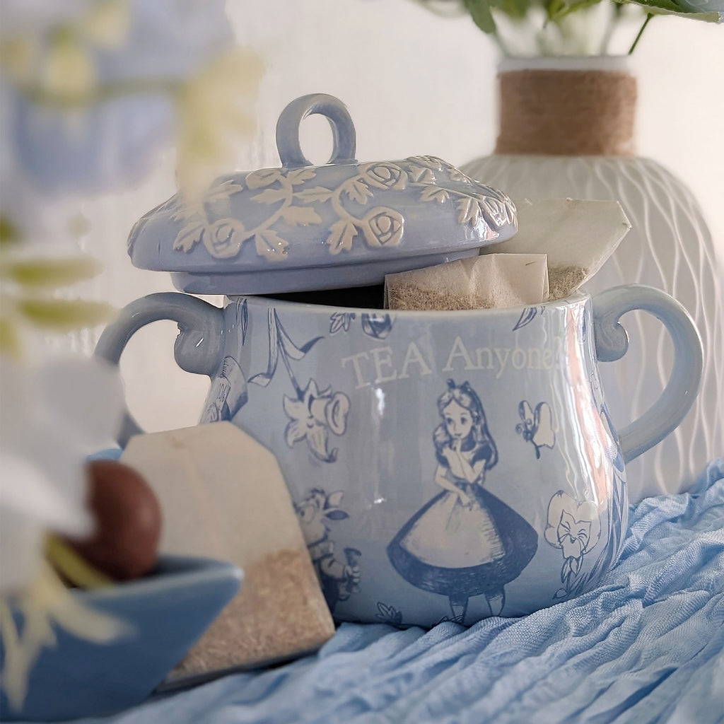 Productafbeelding Alice in Wonderland - Tea Anyone koekjespot met reliëf