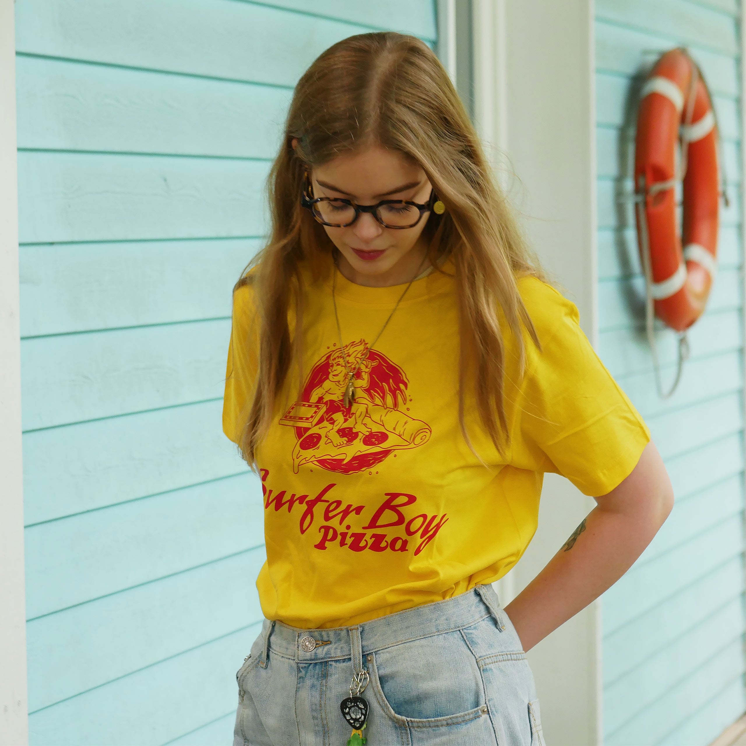 Productafbeelding Stranger Things - Surfer Boy Pizza T-shirt geel