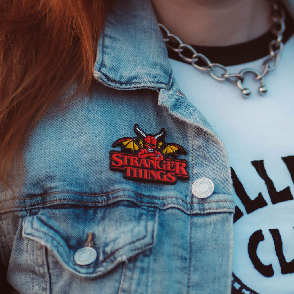 Productafbeelding Stranger Things - Hellfire Club Oversize Pin