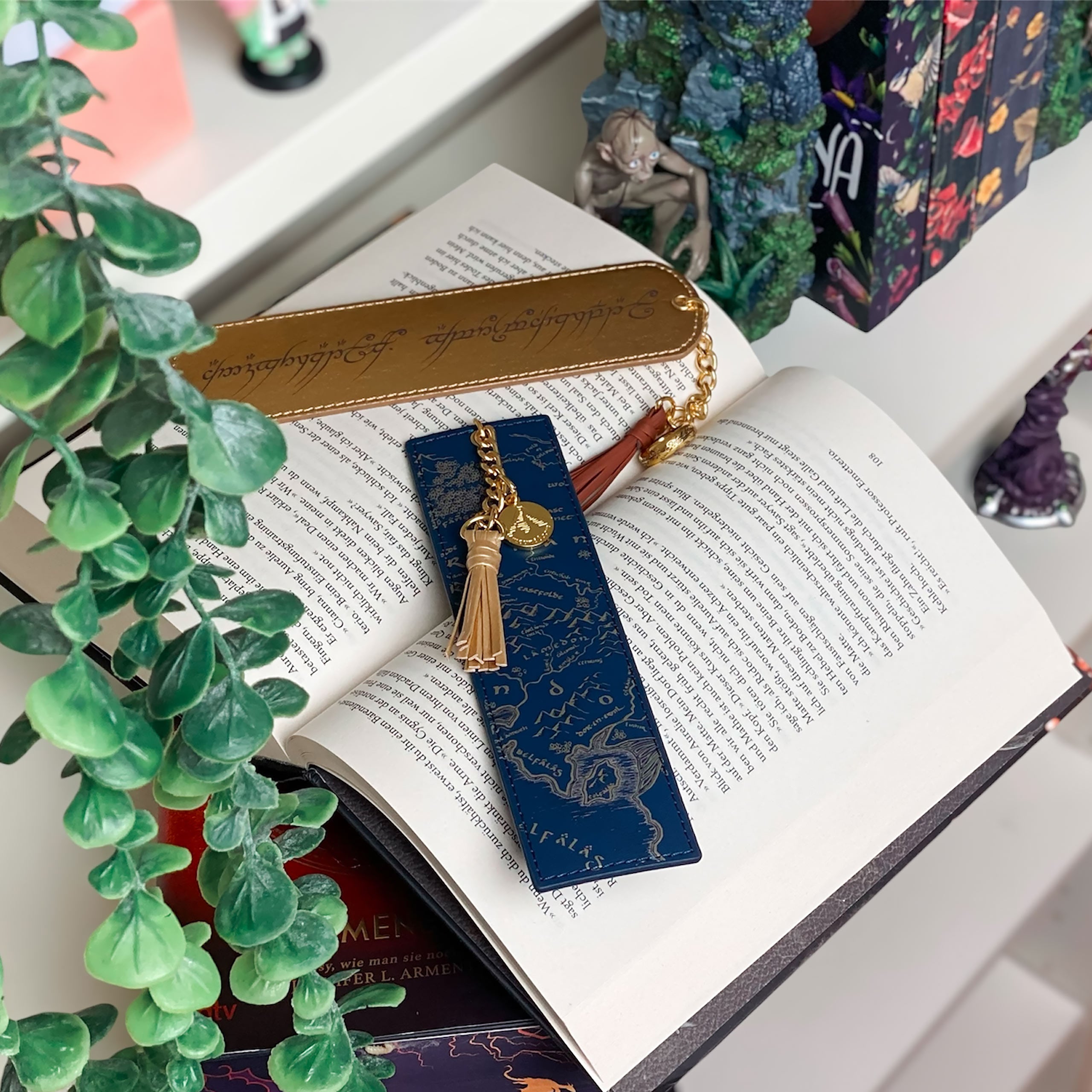 Productafbeelding In de Ban van de Ring - Midden-aarde Kaart en Ringinscriptie Boekenlegger Set