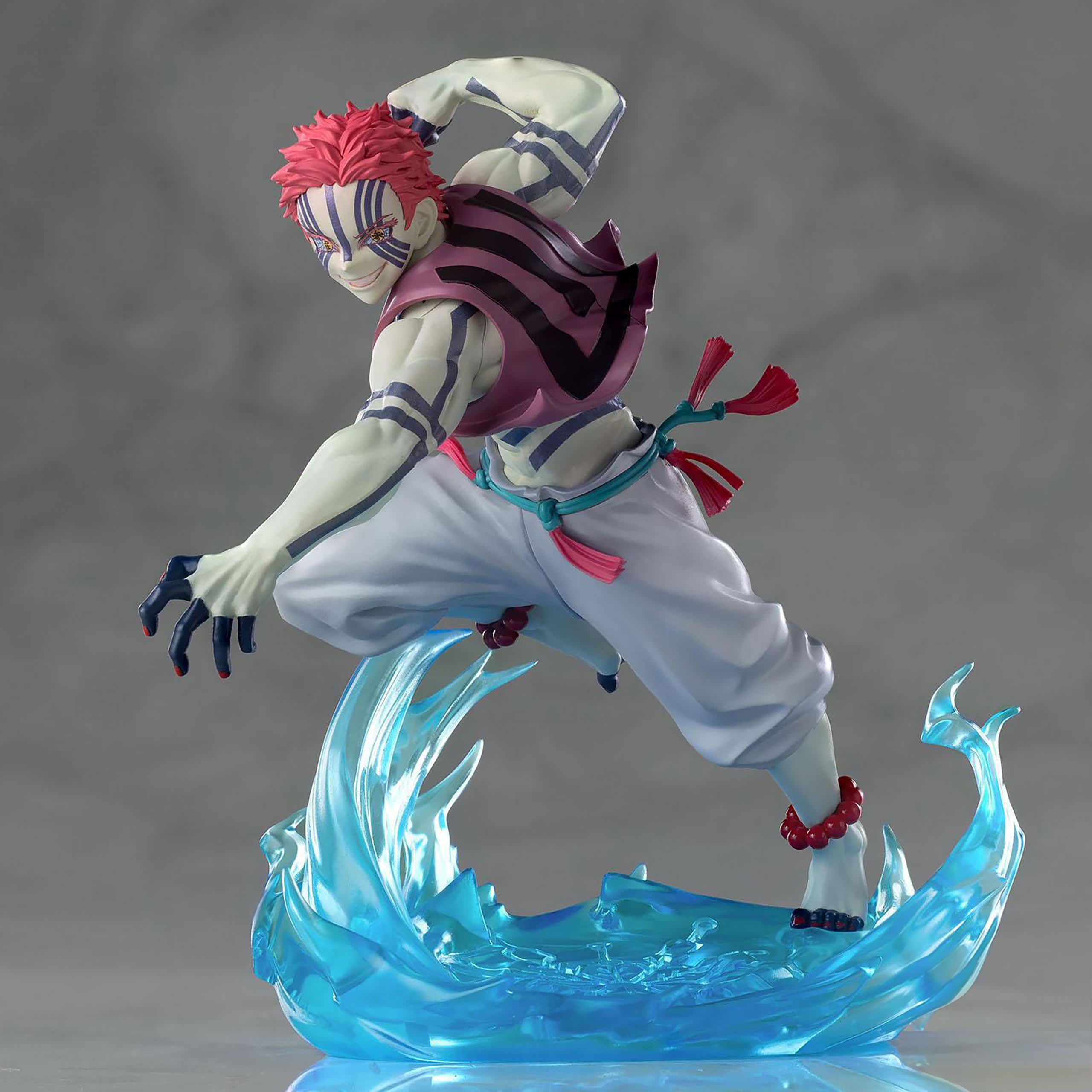 Productafbeelding Demon Slayer - Akaza Xross Link Anime Figuur 14 cm