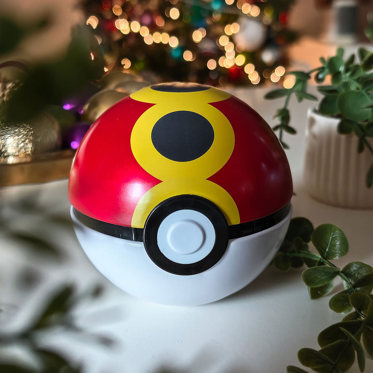 Productafbeelding Pokémon - Mystery Poké Ball Cards Tin Box Herfst 2025