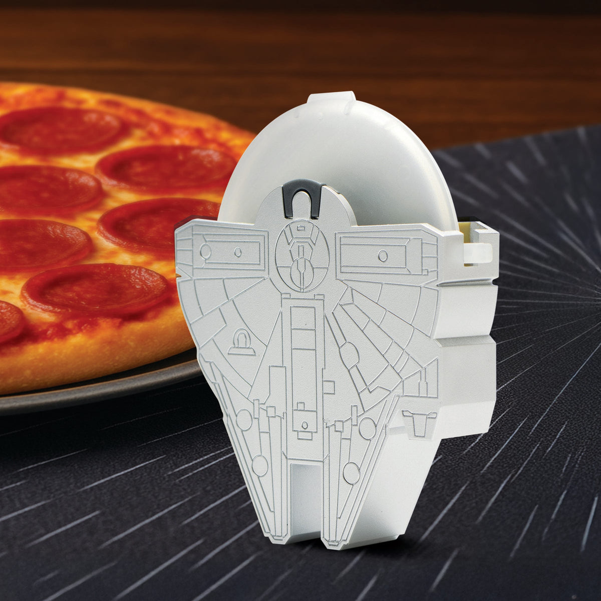 Productafbeelding Millennium Falcon Pizzasnijder - Star Wars