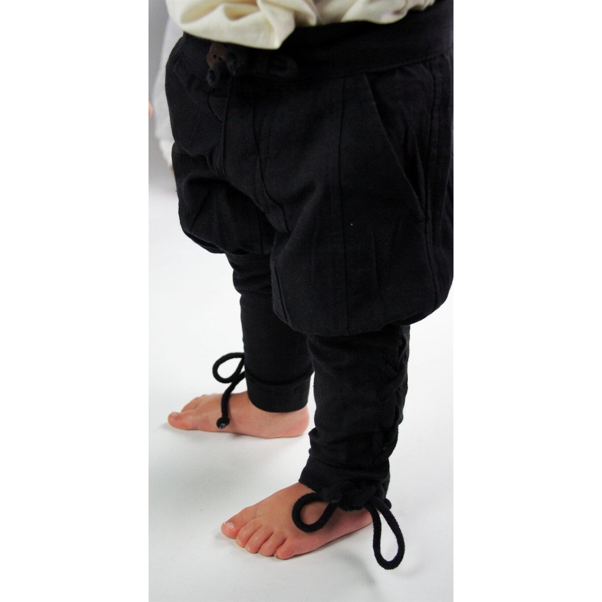 Productafbeelding Middeleeuwse broek Jecklein met beenvetering zwart