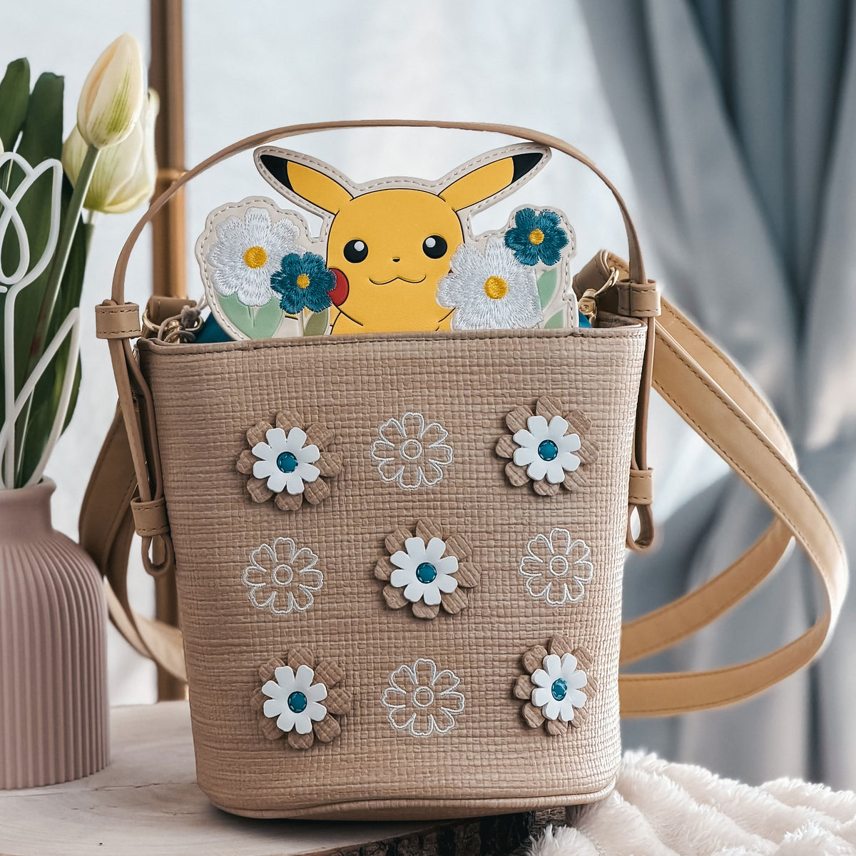 Productafbeelding Pokemon - Pikachu Floral Mini Handtas