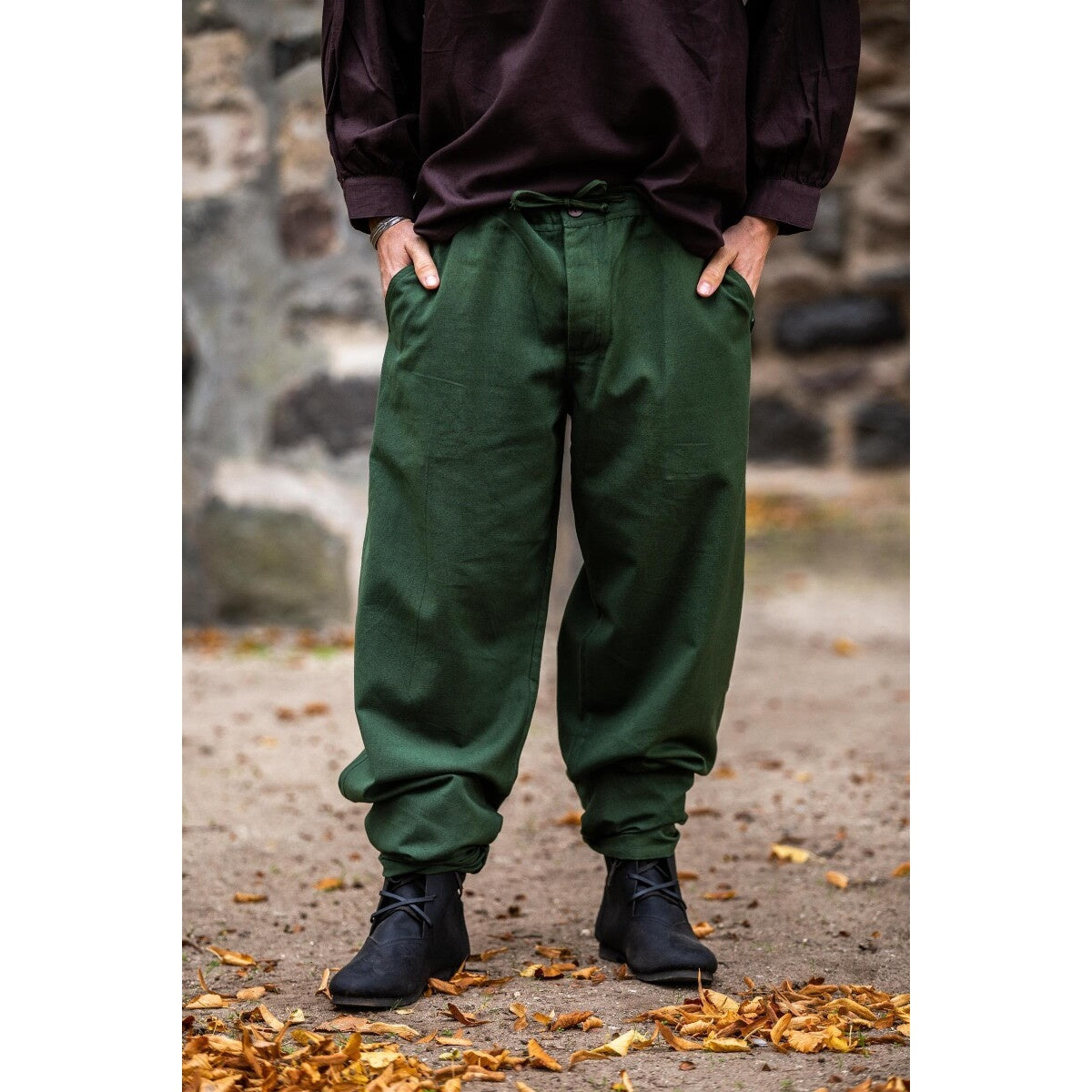 Productafbeelding Middeleeuwse broek Linhart met vetersluiting in de taille groen