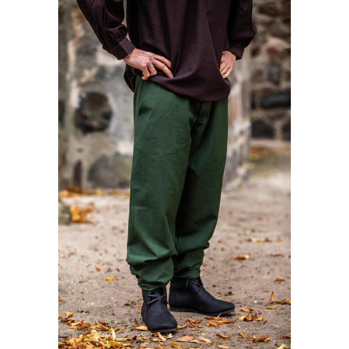 Productafbeelding Middeleeuwse broek Linhart met vetersluiting in de taille groen