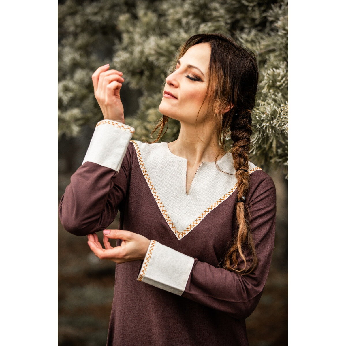 Productafbeelding Middeleeuwse jurk Jorunn bruin-beige