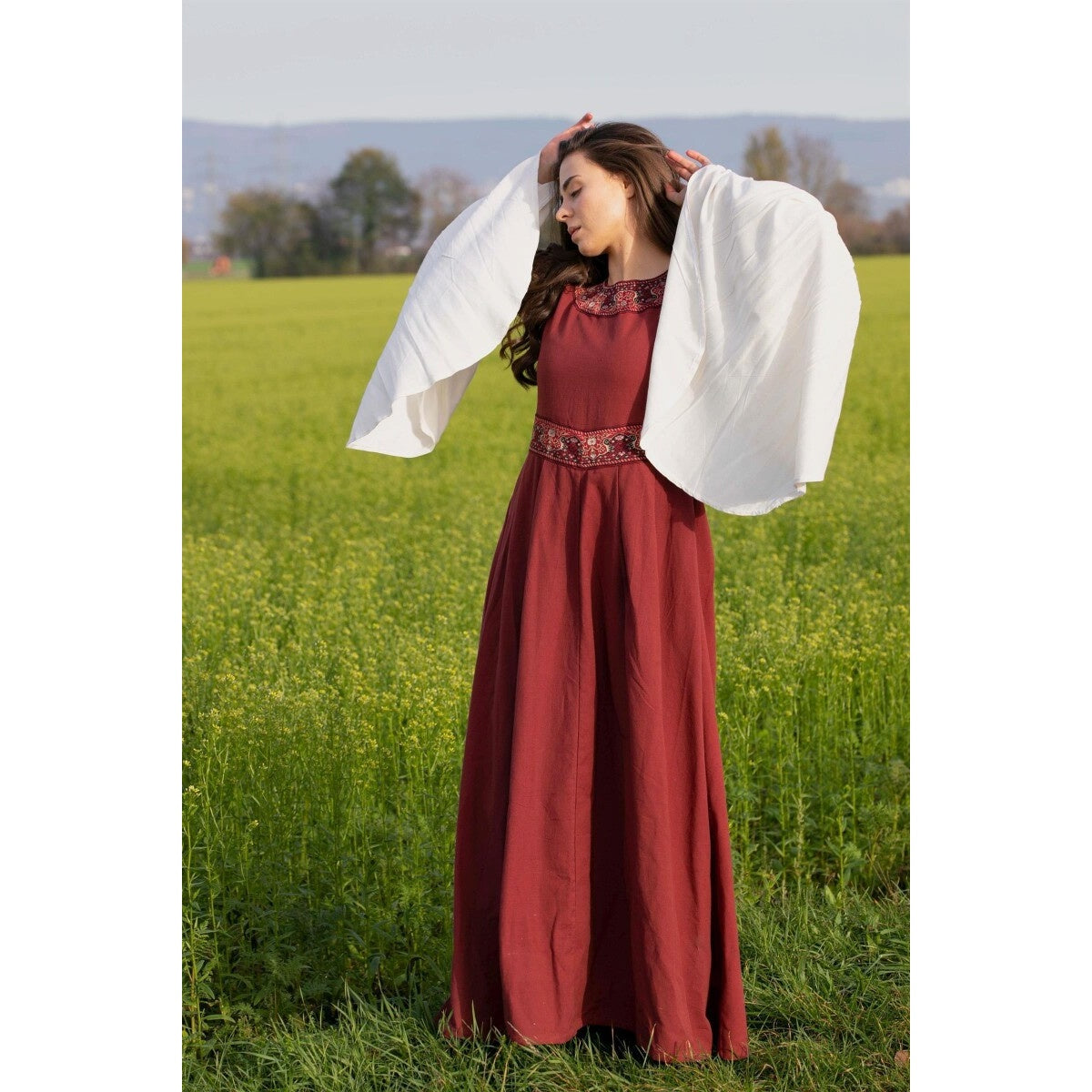 Productafbeelding Middeleeuwse jurk Yala rood