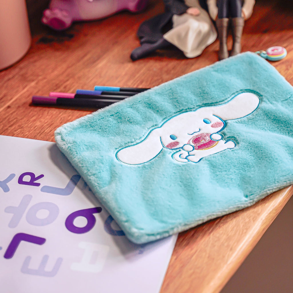 Product image Hello Kitty & Friends - Cinnamoroll Plush Cosmetic Bag